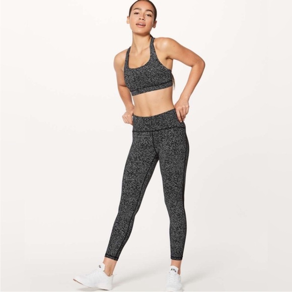 Lululemon Train Times 7/8 Pant 25" in Soundwave White Black / Black Size 6 - Picture 2 of 9